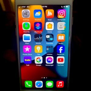 iPhone 7 the iPhone is currently on no cracks no scratches
